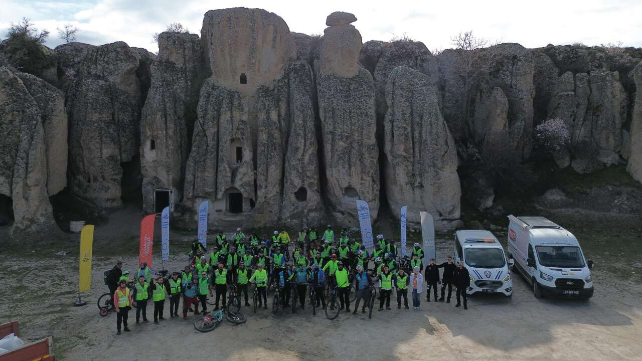 Konya’da bisikletçiler tarihe ve doğaya doğru pedal çevirdi 2